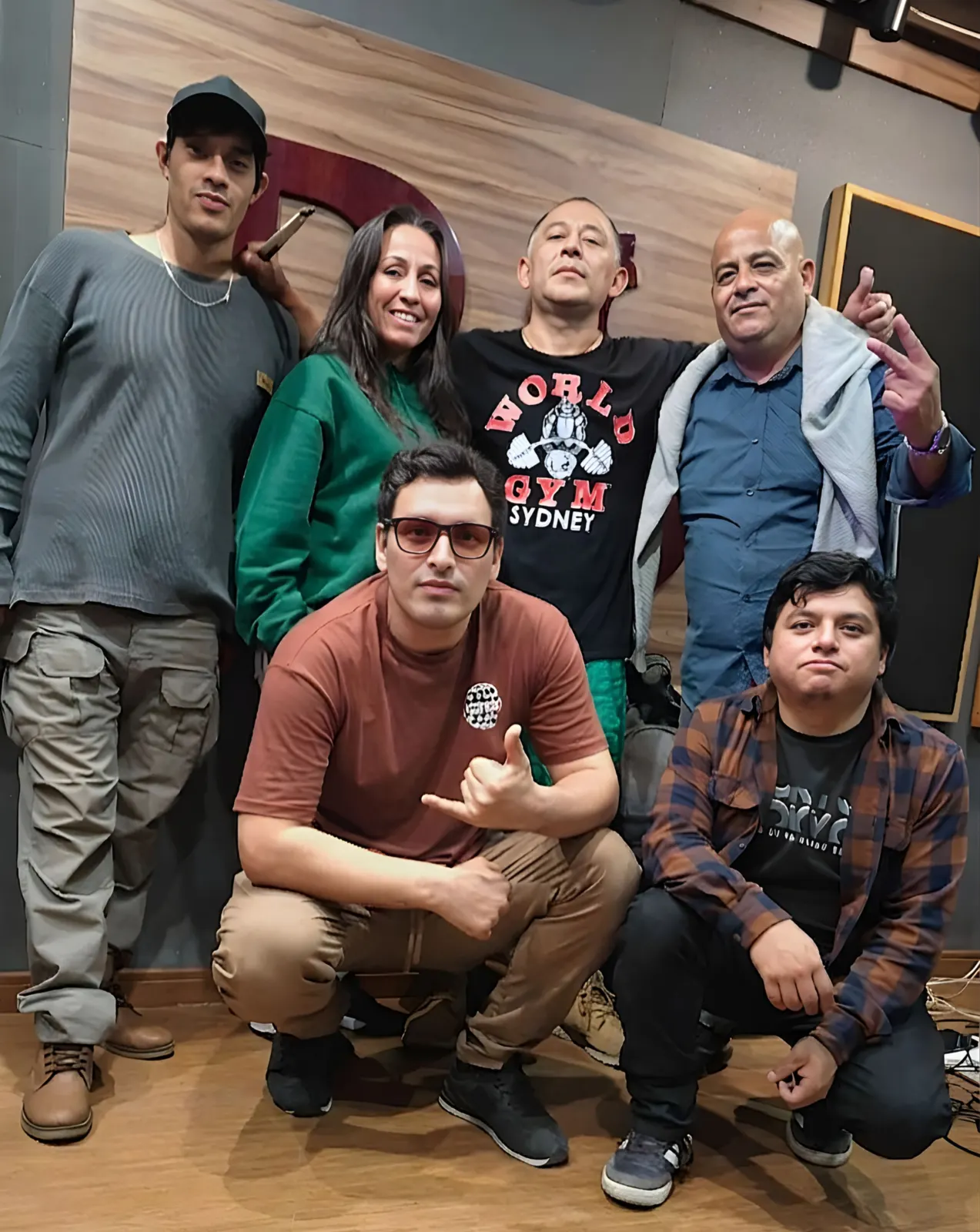 E90BAND — Líder y Vocalista de E90 BAND