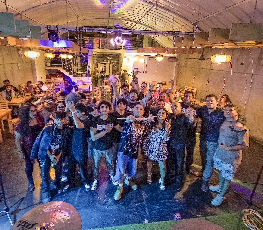 E90 BAND en escena