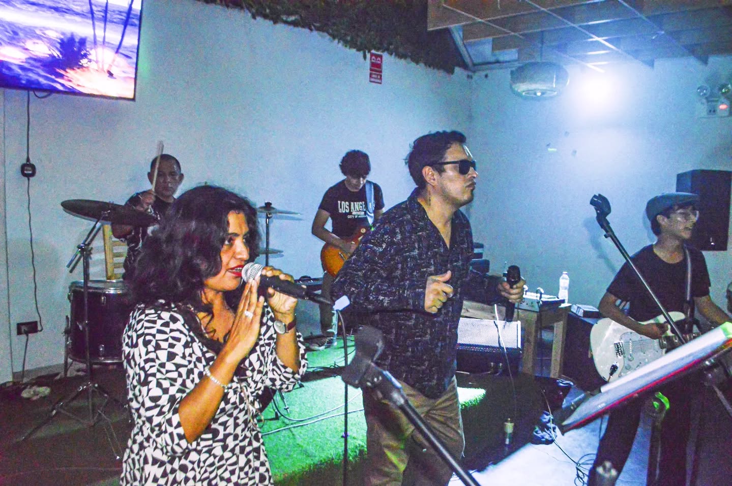 E90 BAND en escena